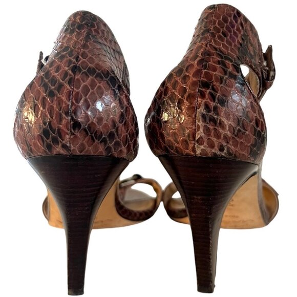VIA SPIGA Snakeskin T-Strap Heeled Sandals 8 Buckle Strap Neutral Snake Skin - Picture 7 of 9